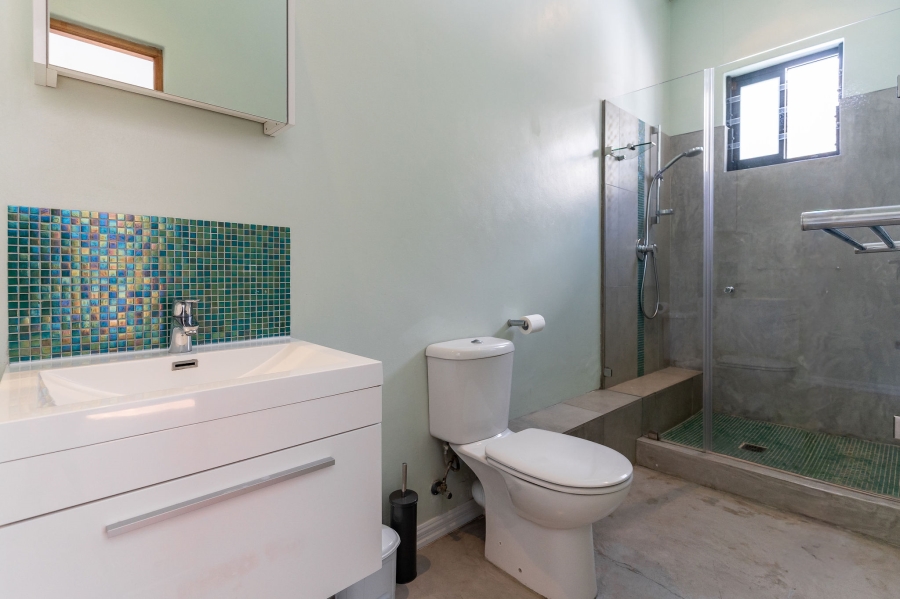5 Bedroom Property for Sale in Fresnaye Western Cape